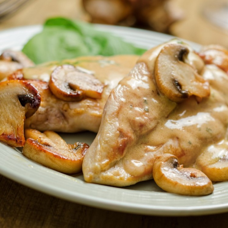 دجاج بالكريمة والفطر